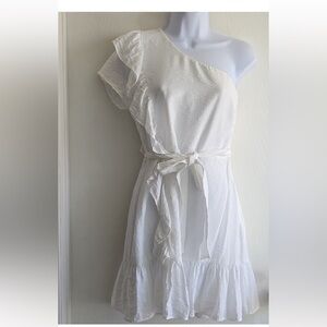 *Host Pick*Elegant White One-Shoulder Dress